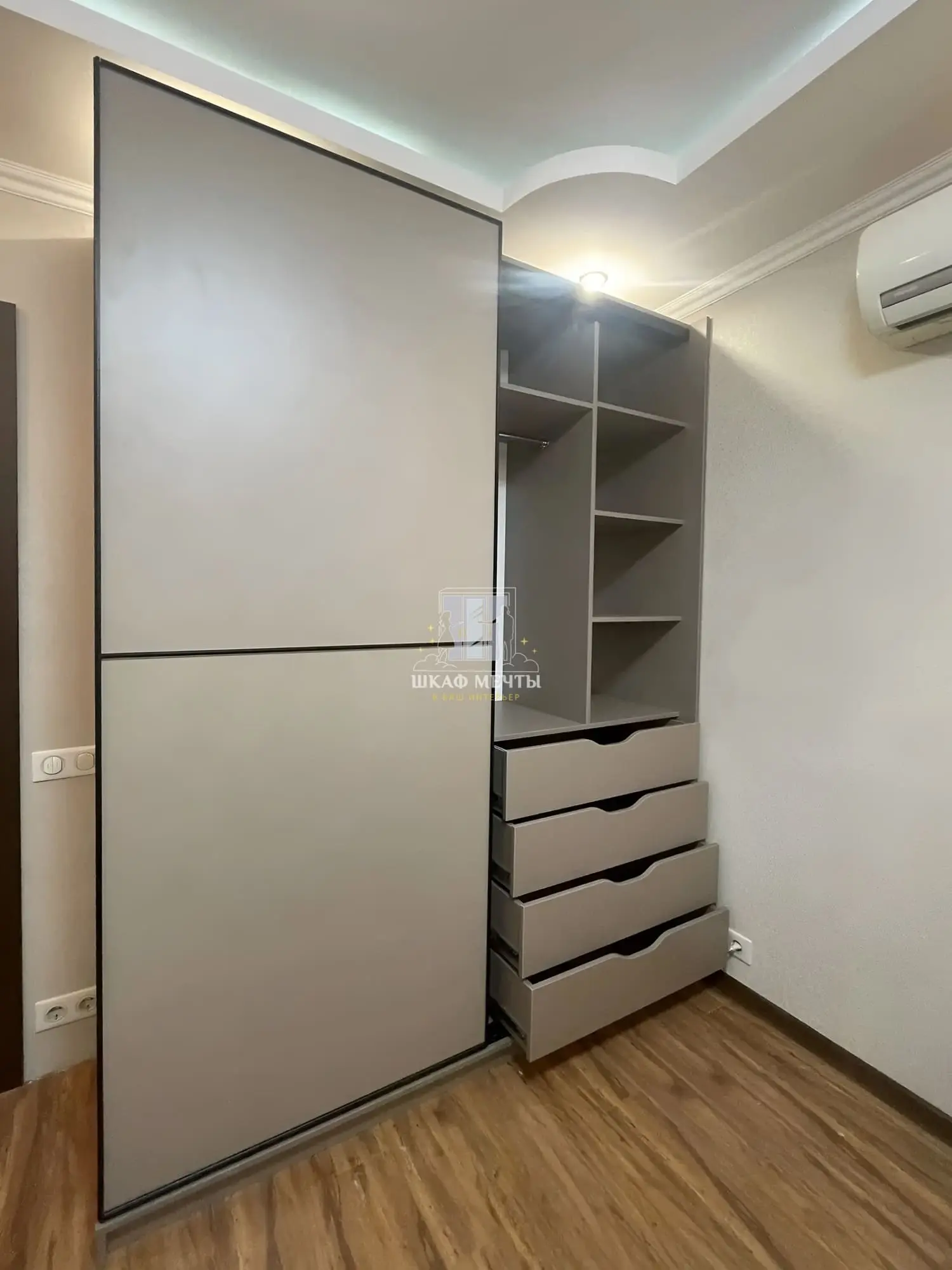 V Шкаф-купе с системой Slimline2